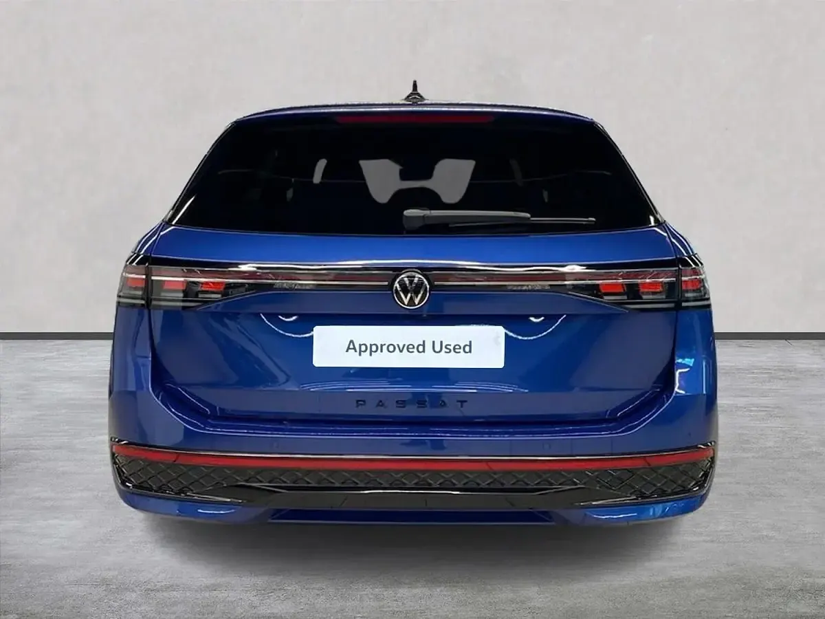 New VW Passat R-line 150 HP (110 kW) 2026 Blue Estate
