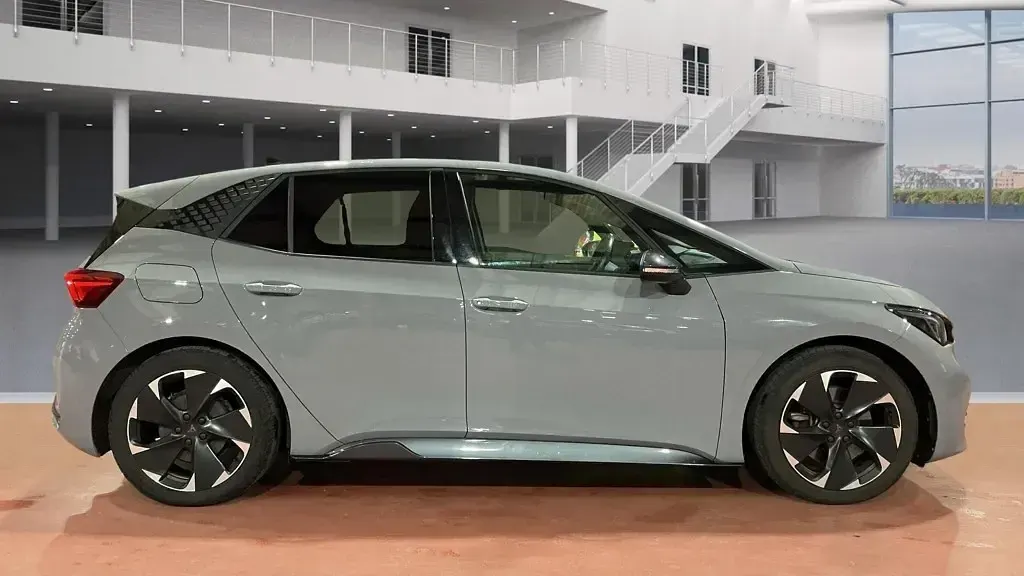 Używany Cupra Born e-Boost 169 kW (231 KM) 2023 Szary Hatchback