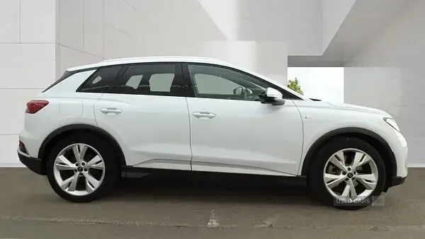 Used Audi Q4 e-tron S-Line 150 kW (204 HP) 2023 White SUV