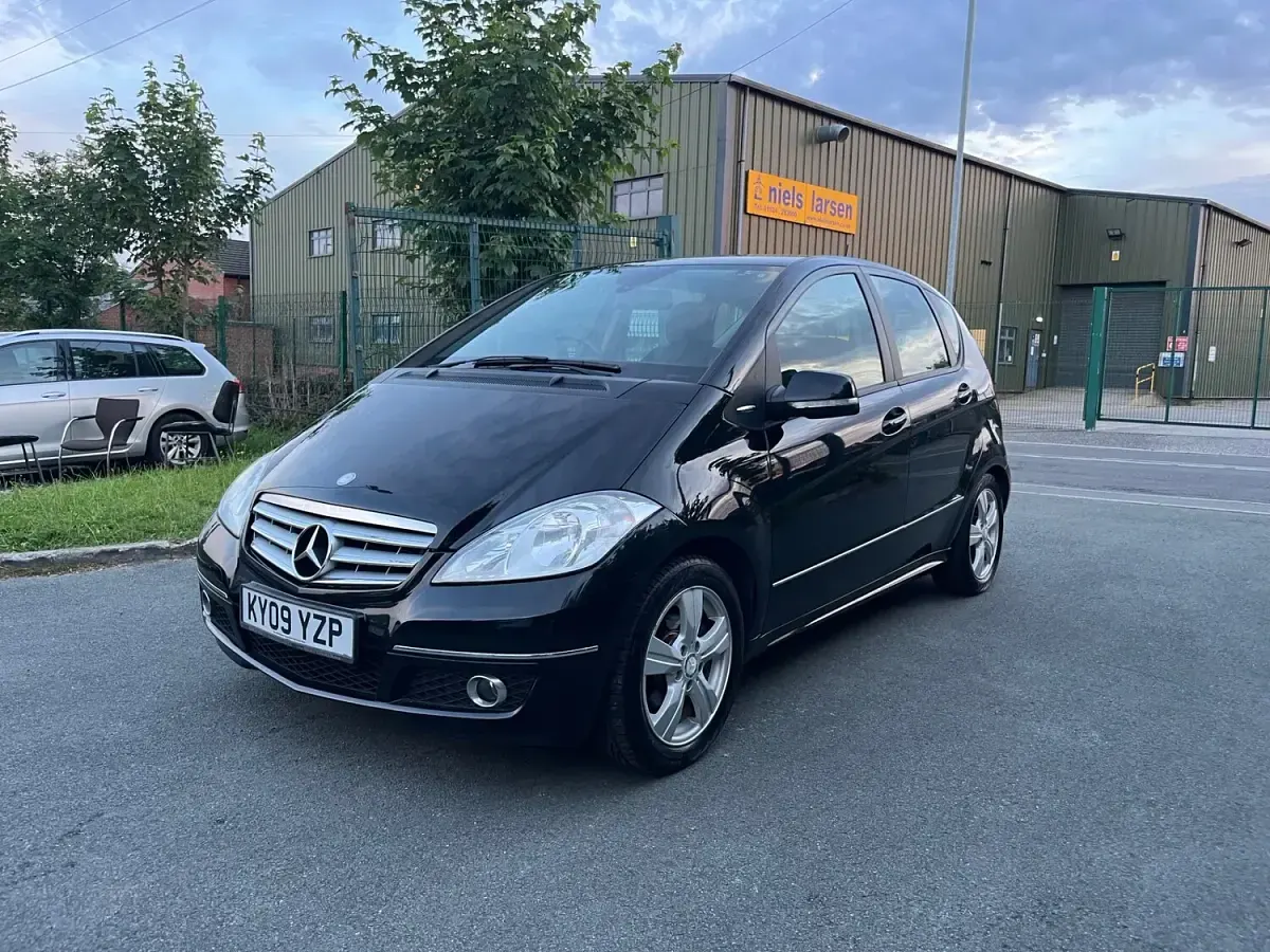 Used Mercedes A180 Avantgarde 2009 Black Hatchback