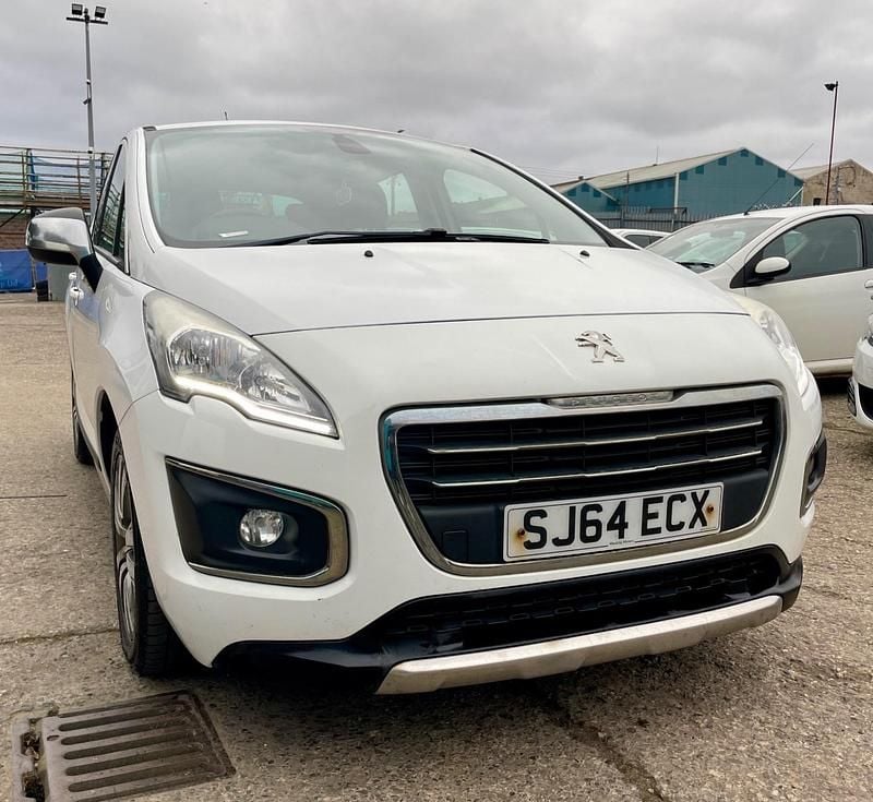 Used Peugeot 3008 Active 113 HP (83 kW) 2014 White Estate