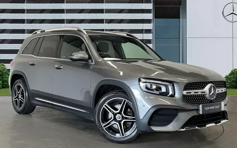 Second-hand Mercedes GLB200 AMG Line Premium 163 CP (119 kW) 2023 SUV