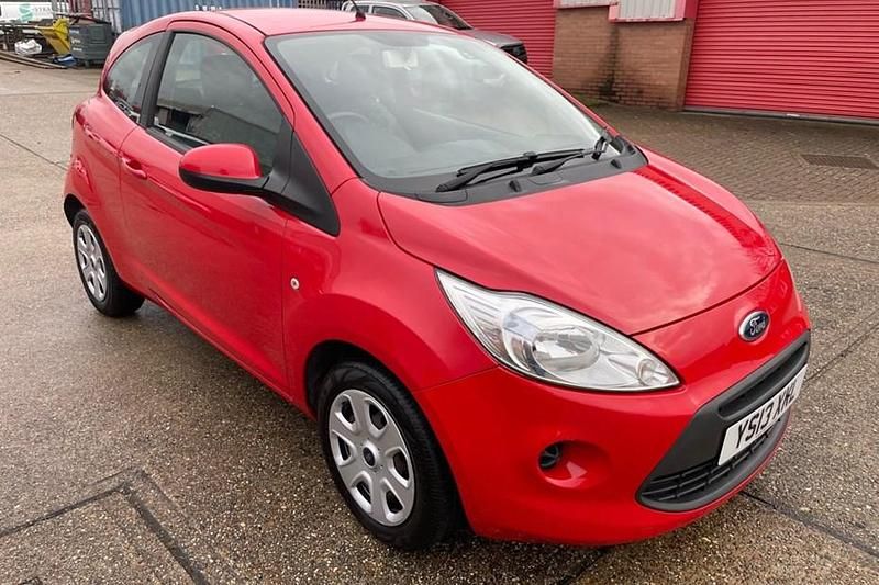 Used Ford Ka 69 HP (50 kW) 2013 Red Hatchback