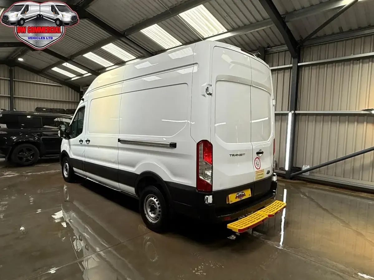 Used Ford Transit 130 HP (95 kW) 2021 White Van