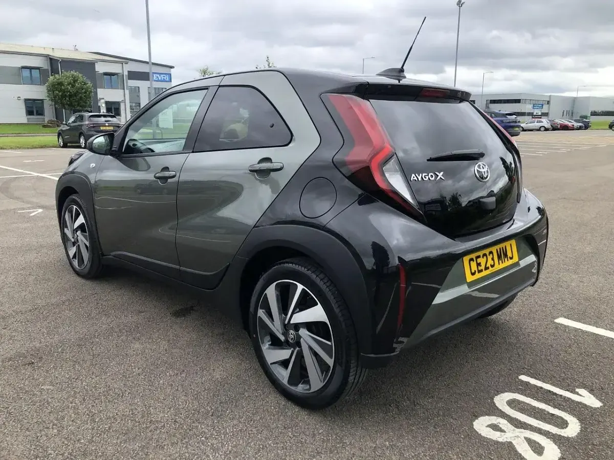 Used Toyota Aygo 71 HP (52 kW) 2023 Green
