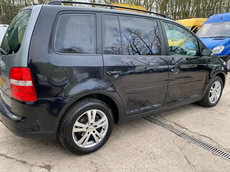 Used VW Touran SE 138 HP (101 kW) 2006 Black MPV