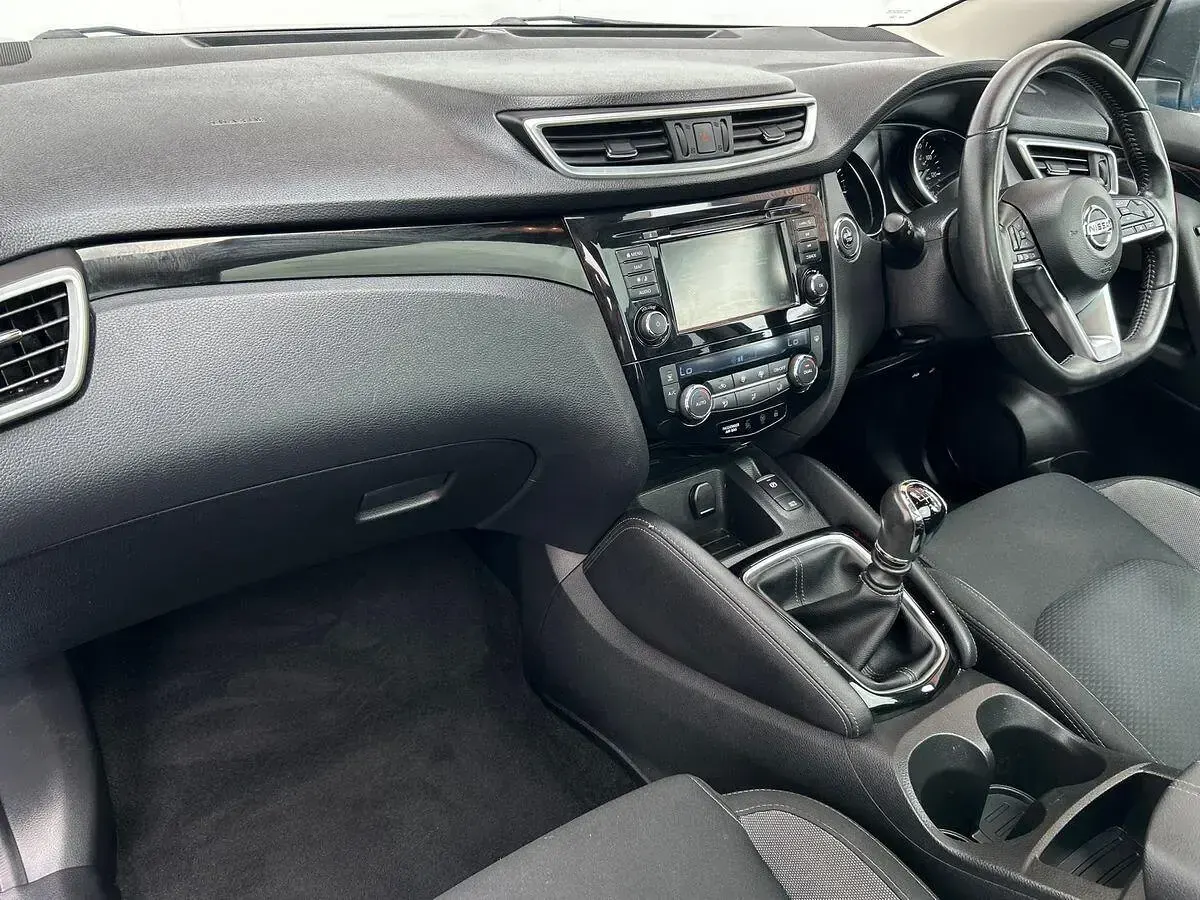 Used Nissan Qashqai N-Connecta 140 HP (102 kW) 2020 Blue SUV