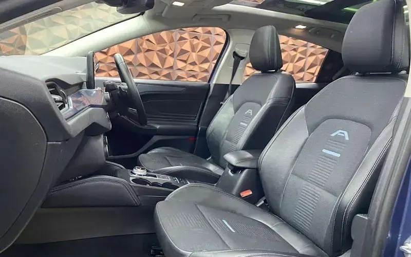 Used Ford Focus Active X 125 HP (91 kW) 2019 Blue Hatchback