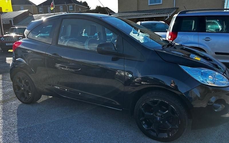 Used Ford Ka Zetec 69 HP (50 kW) 2015 Black Hatchback