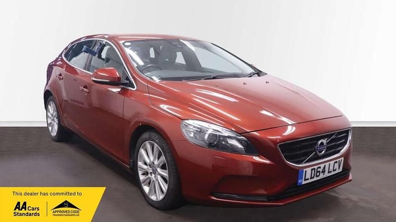 Used Volvo V40 SE Lux 2014 Red Hatchback