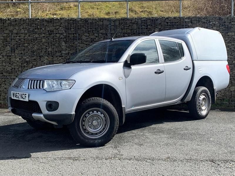 Used Mitsubishi L200 134 HP (98 kW) 2012 Silver Pickup
