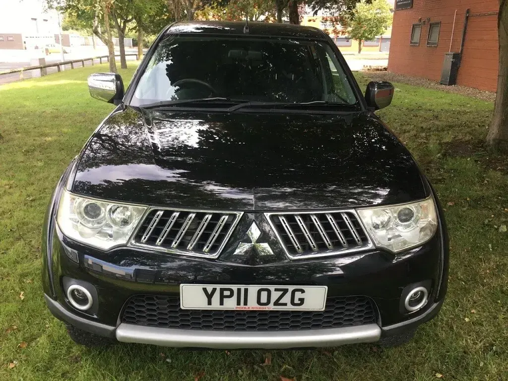 Used Mitsubishi L200 134 HP (98 kW) 2011 Black Pickup