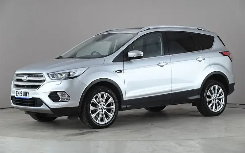 Usado Ford Kuga Titanium 179 CV (131 kW) 2019 Plateado SUV