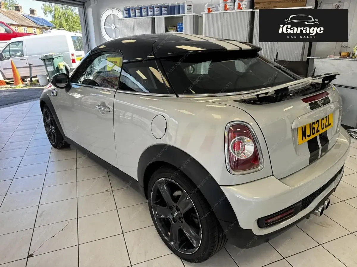 Gebraucht Mini Cooper S Coupé 184 PS (135 kW) 2012 Silber Coupé