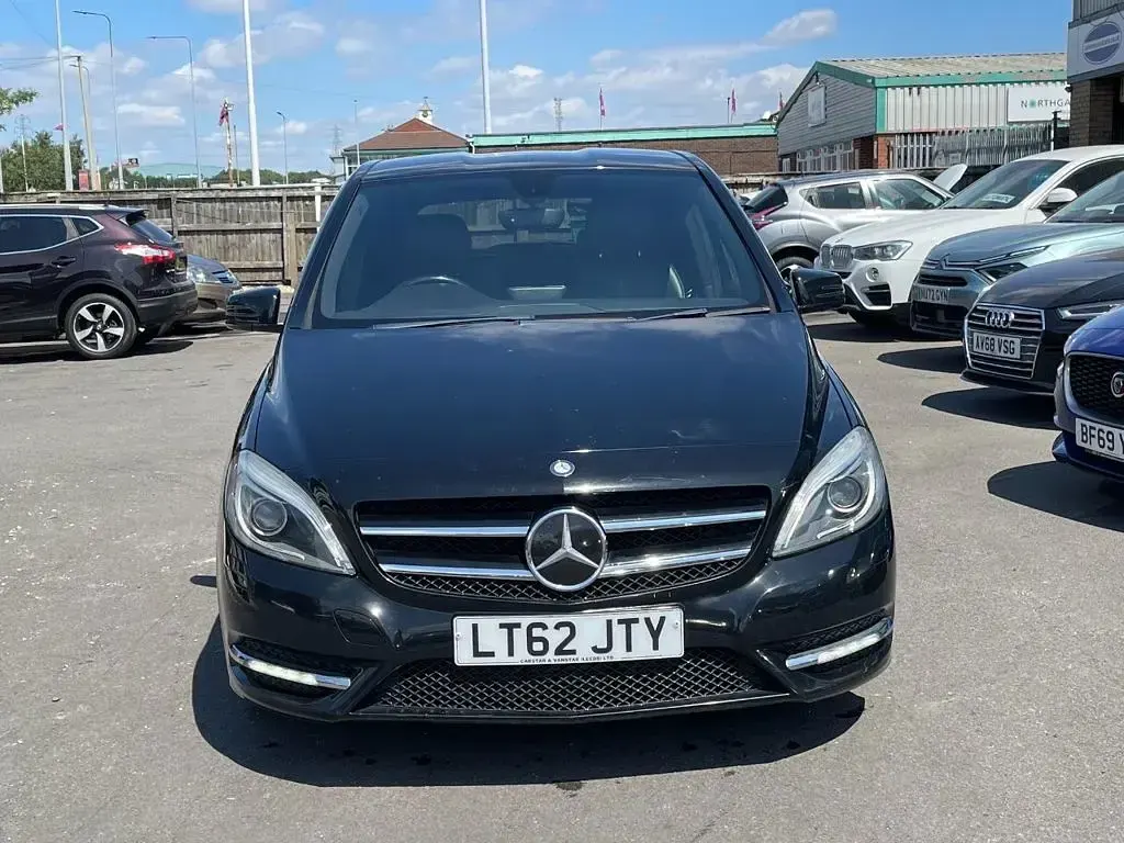Used Mercedes B200 2012 Black Hatchback