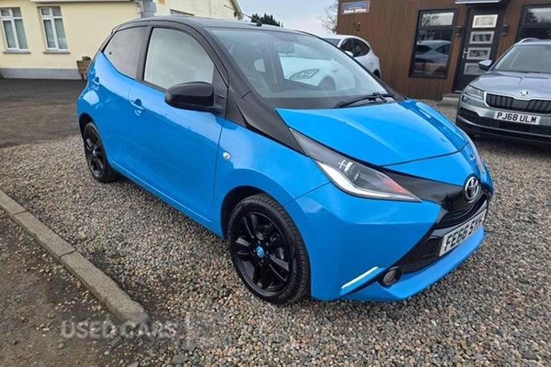 Used Toyota Aygo X-cite 69 HP (50 kW) 2016 Blue Hatchback