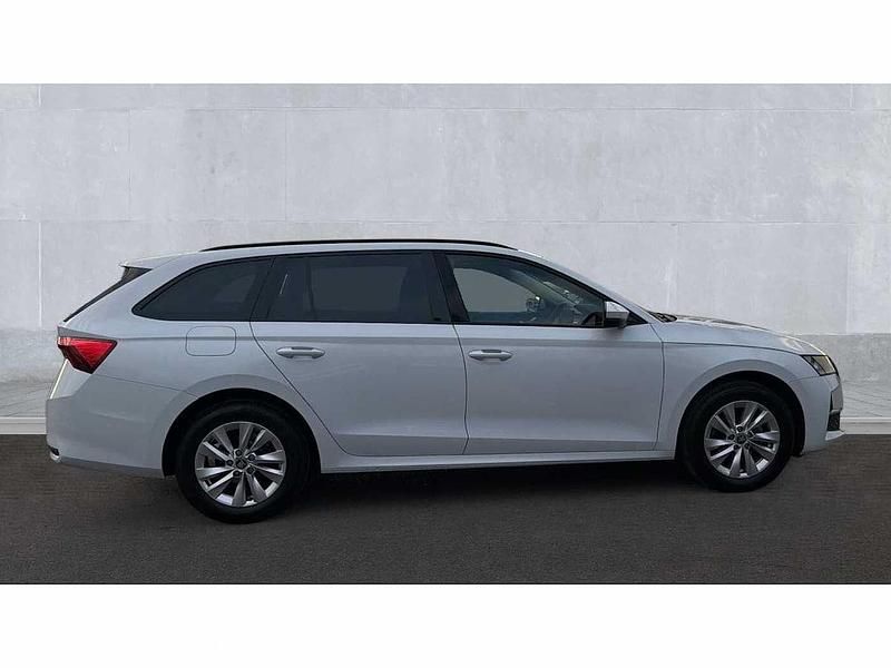 Used Skoda Octavia SE Technology 150 HP (110 kW) 2025 White Estate