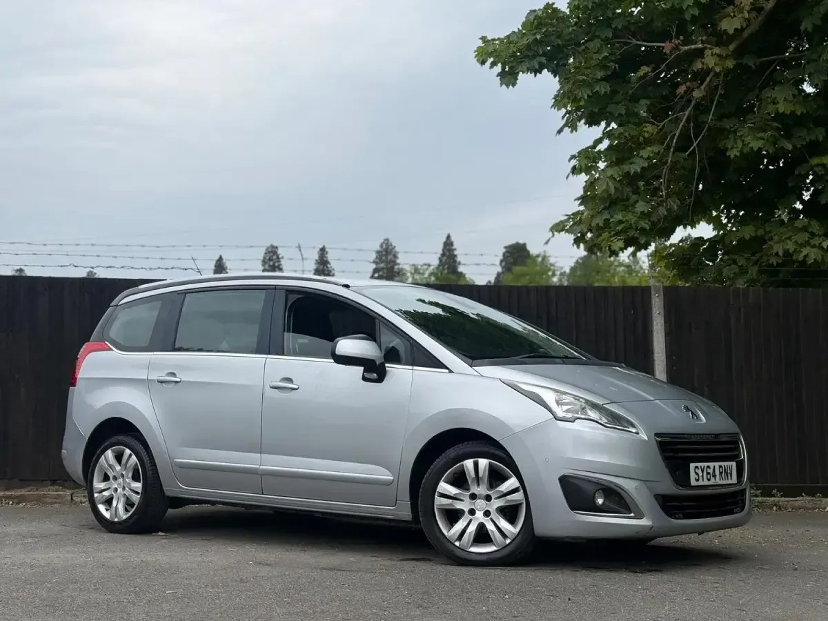 Used Peugeot 5008 Active 115 HP (84 kW) 2014 Silver MPV