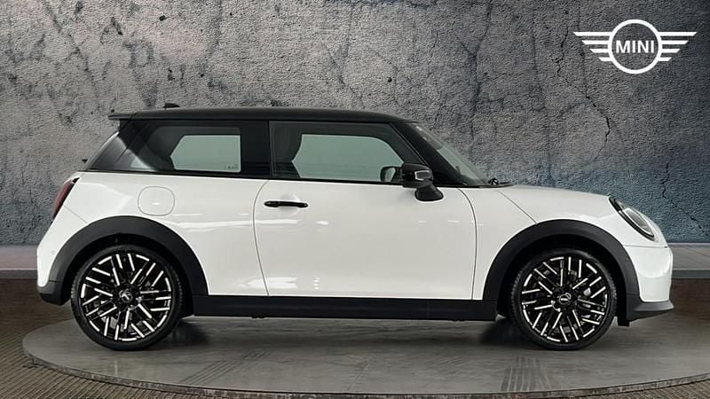 Used Mini Cooper S Hatch 201 HP (147 kW) 2025 White Hatchback
