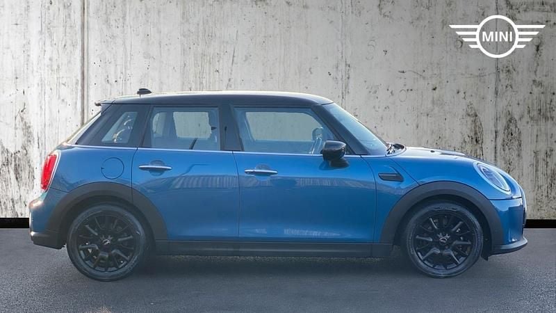 Used Mini Cooper Classic 134 HP (98 kW) 2022 Blue Hatchback