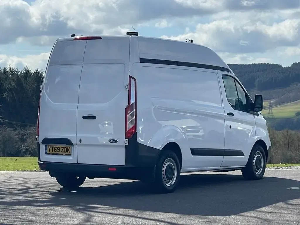Used Ford Transit Custom S 105 HP (77 kW) 2020 White Van