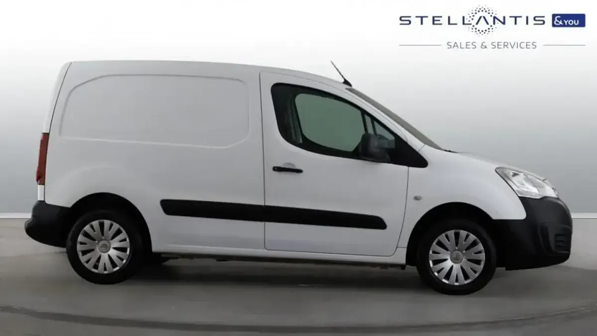 Używany Citroën Berlingo 100 KM (73 kW) 2017 Biały Minivan