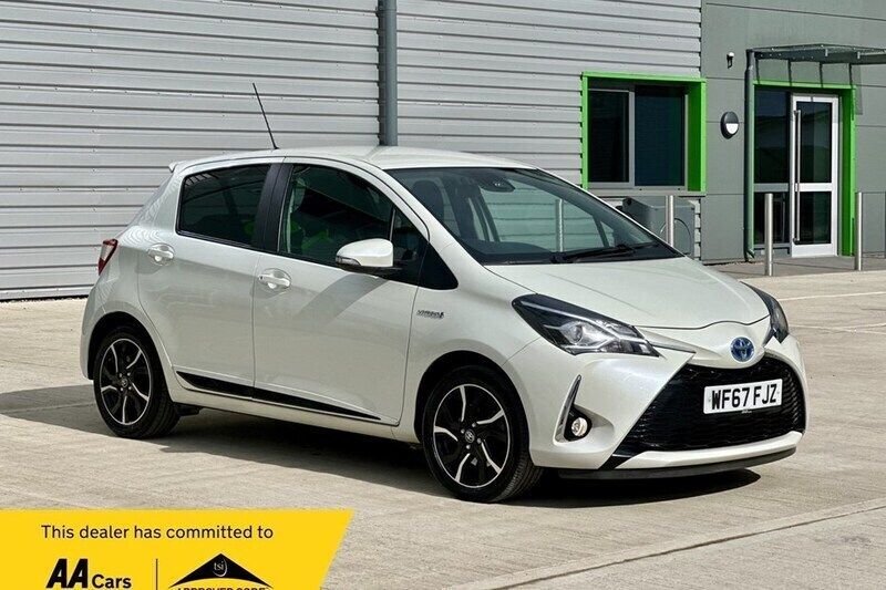 Used 2017 Toyota Yaris Hybrid Design | £10,875 (Fair price) - Image 1/1