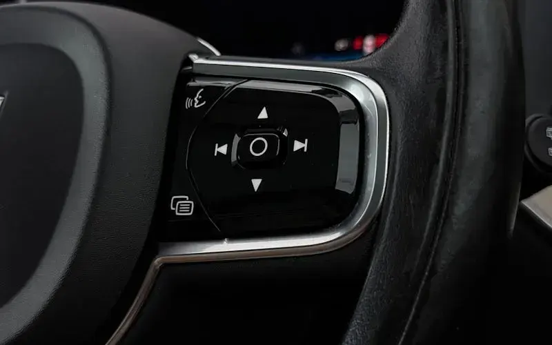 Used Volvo XC60 Inscription 390 HP (286 kW) 2021 Grey SUV