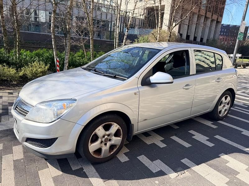 Used Vauxhall Astra Active 2010 Silver Hatchback
