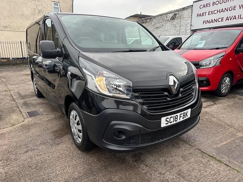 Black Used 2018 Renault Trafic Business MPV | £6,995 (Good price) - Image 1/4