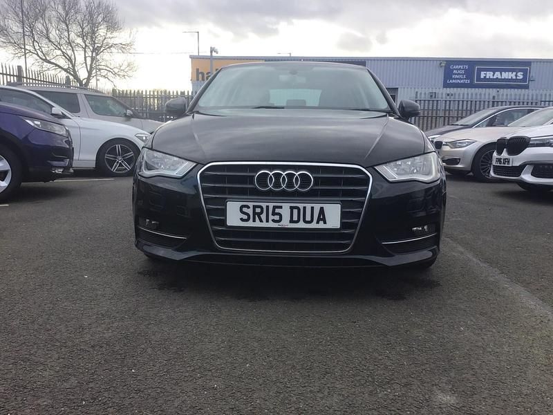Used Audi A3 Comfort 110 HP (80 kW) 2015 Black Hatchback