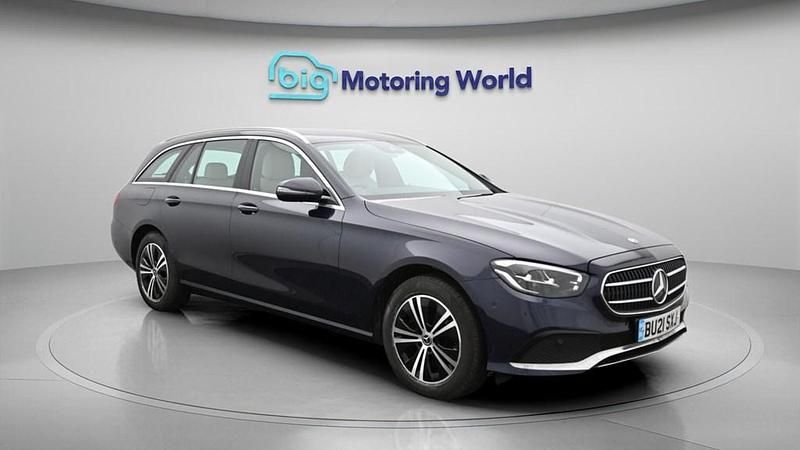 Used Mercedes E200 211 HP (155 kW) 2021 Blue Estate