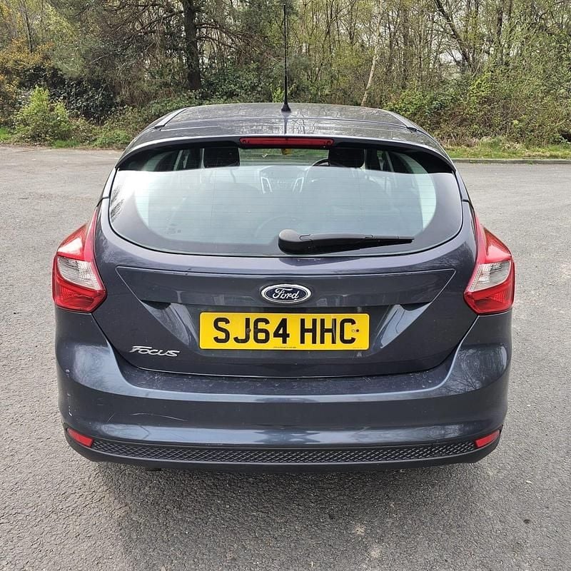 Used Ford Focus Zetec 115 HP (84 kW) 2014 Grey Hatchback