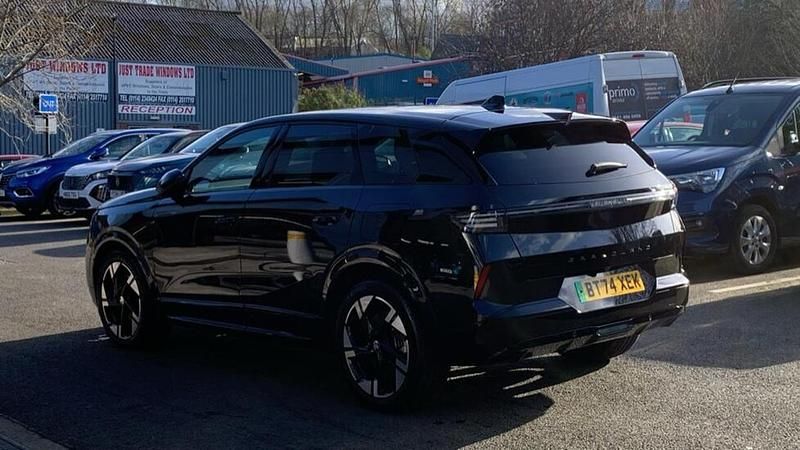 Second-hand Vauxhall Grandland Ultimate 154 kW (210 CP) 2024 Negru SUV