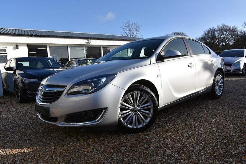 Silver Used 2015 Vauxhall Insignia Design Edition Hatchback | £5,495 (Fair price) - Image 1/4