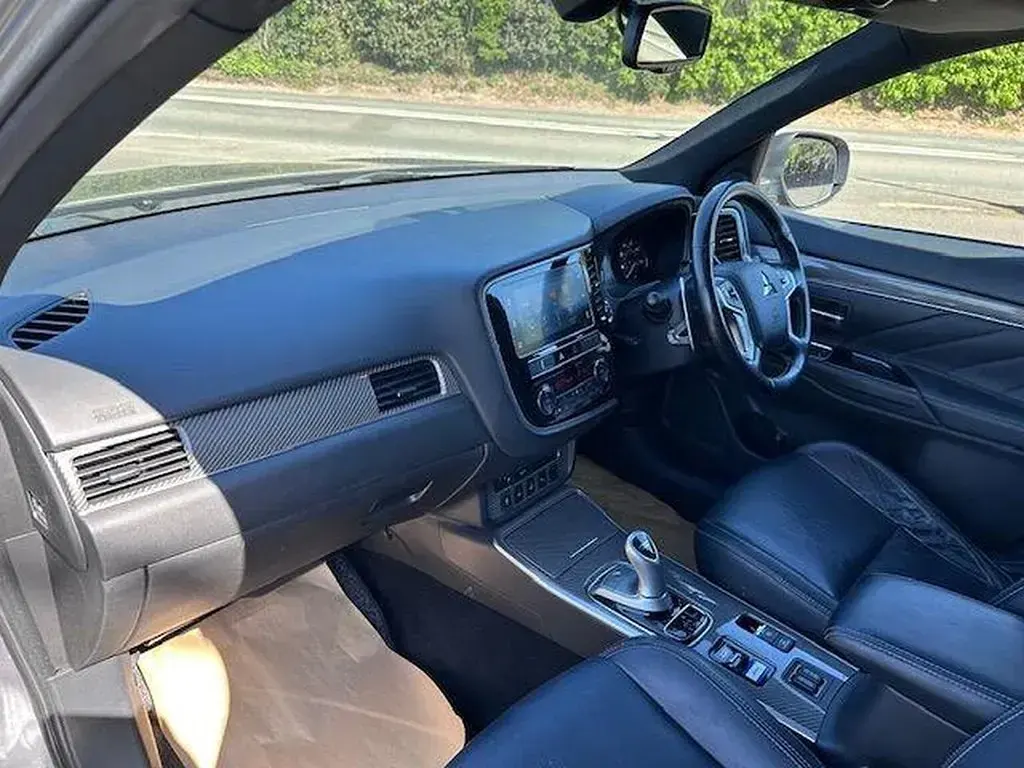 Used Mitsubishi Outlander P-HEV 2018 Grey SUV