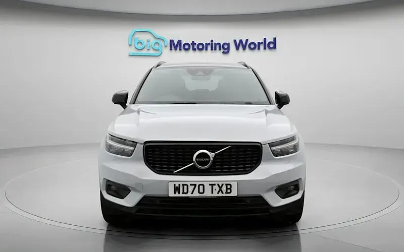 Used Volvo XC40 R-Design 197 HP (144 kW) 2021 Silver SUV