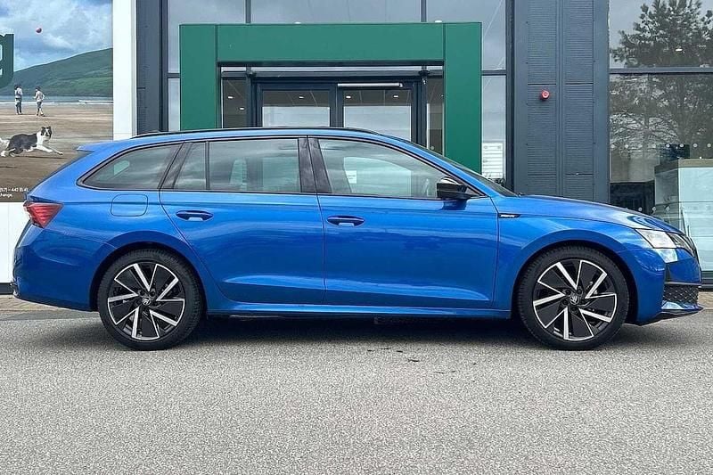 Used Skoda Octavia SportLine 147 HP (108 kW) 2026 Race blue metallic Estate