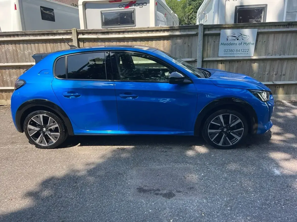 Used Peugeot 208 GT-line 100 HP (73 kW) 2022 Blue Hatchback