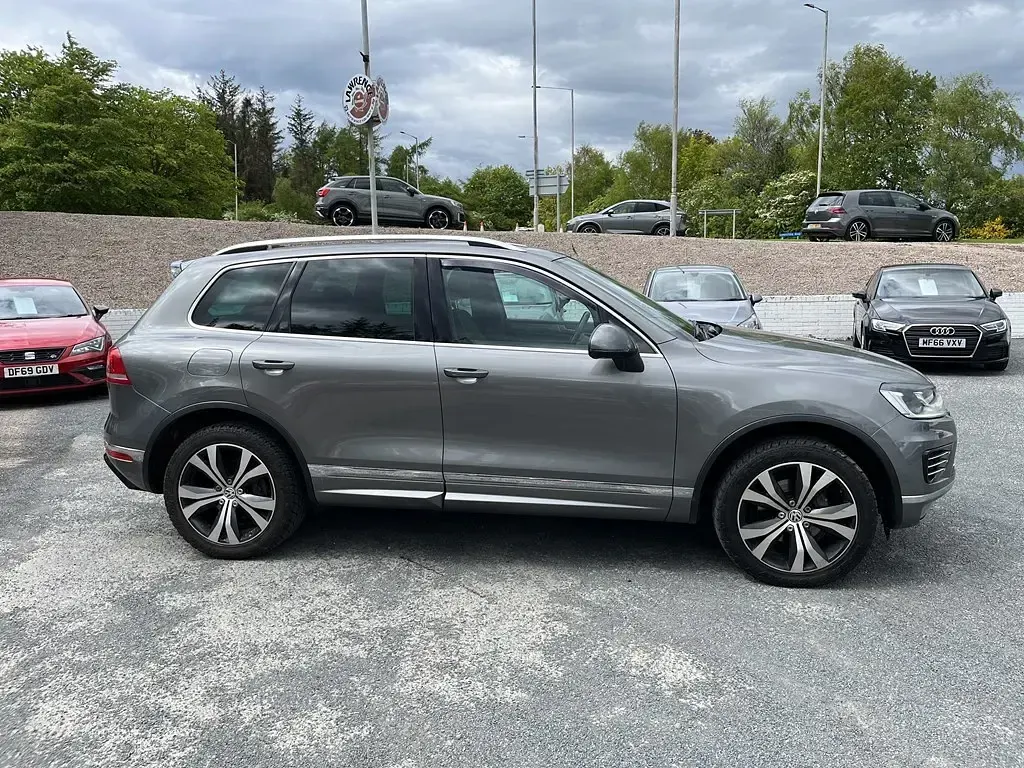 Used VW Touareg R-line 2016 Canyon grey SUV