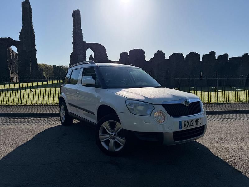 Used Skoda Yeti SE 122 HP (89 kW) 2012 White SUV