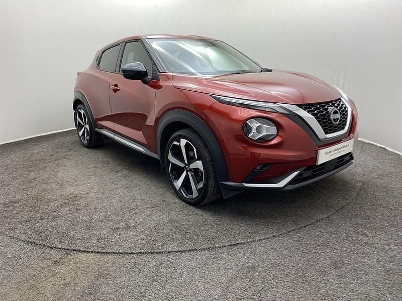 Fuji sunset red Used 2022 Nissan Juke Tekna SUV | £15,490 (Fair price) - Image 1/4