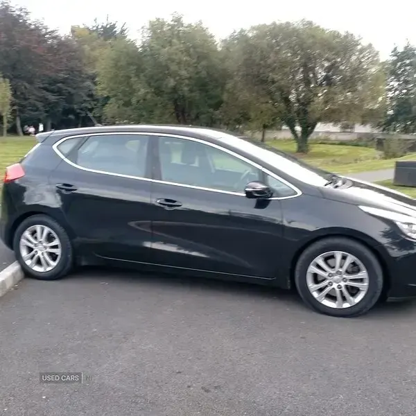 Used Kia Ceed 128 HP (94 kW) 2014 Black Hatchback