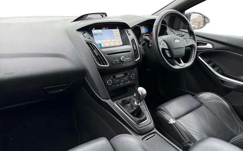 Used Ford Focus ST 185 HP (136 kW) 2016 Black Hatchback