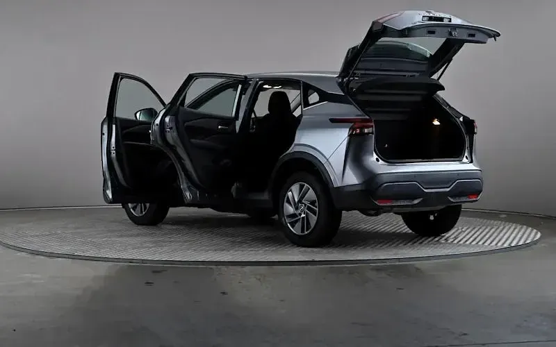 Used Nissan Qashqai Acenta Premium 140 HP (102 kW) 2023 Grey SUV