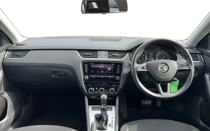 Używany Skoda Octavia SE Drive 150 KM (110 kW) 2020 Srebrny Kombi