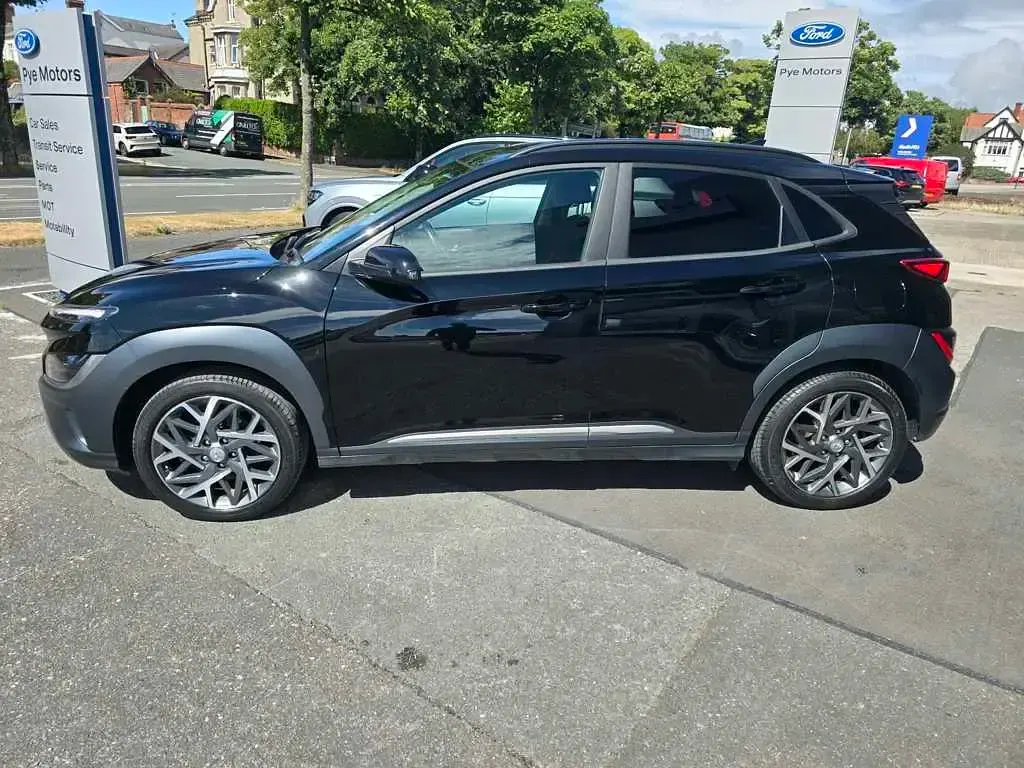 Used Hyundai Kona Premium 195 HP (143 kW) 2022 Black SUV