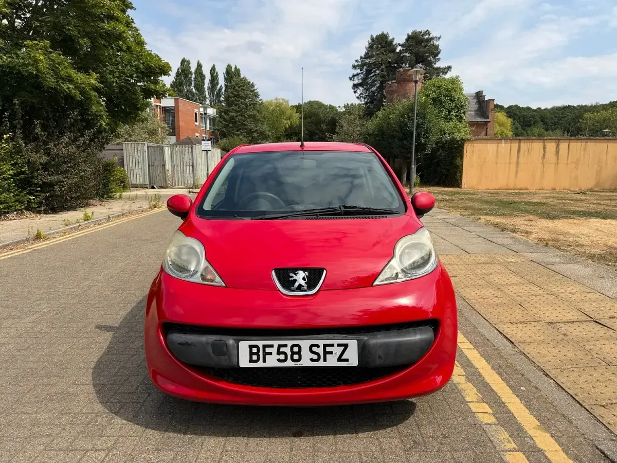 Used Peugeot 107 68 HP (50 kW) 2008 Red Hatchback