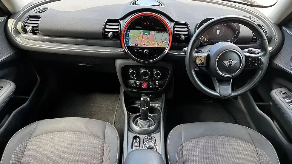 Used Mini Cooper Clubman Classic 134 HP (98 kW) 2023 Green Estate