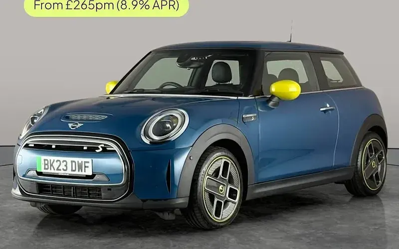Begagnad Mini Cooper Level 3 135 kW (184 HK) 2023 Halvkombi